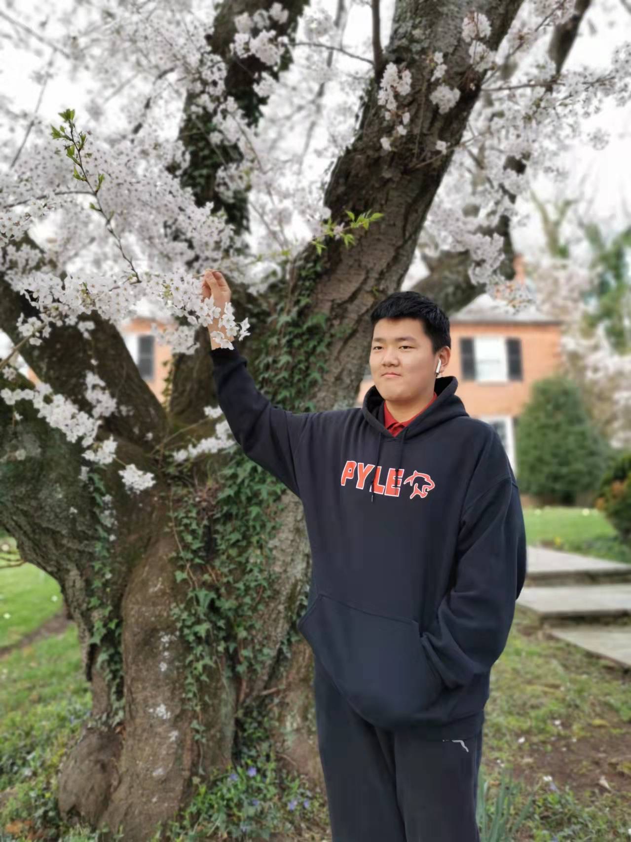 About Yixuan Li